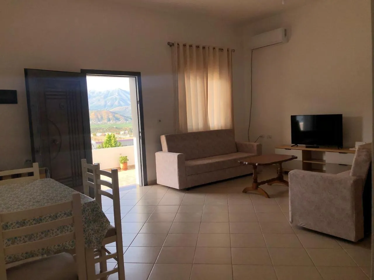Apartment Xhulio'S Apartament Sarande
