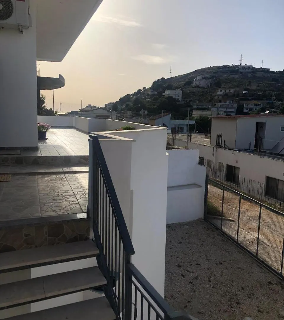 Xhulio'S Apartament Sarande